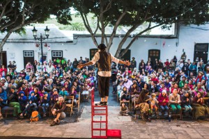 Actuación de Mini en la Plaza de Haría